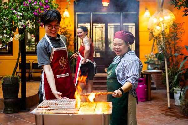 Hanoi Culinary Odyssey: Market to Meal Masterclass
