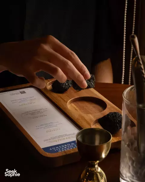 Craft Scent-Inspired Cocktails in a Cosy Cocktail Bar