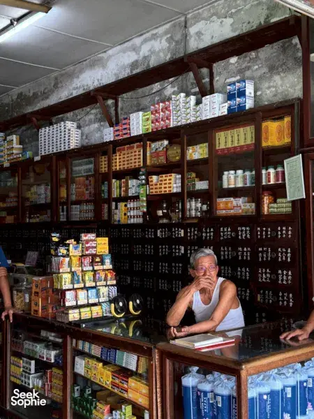 Kuching for Foodies: Local Eats & Sampan Ride