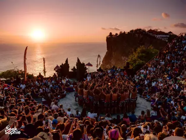 Private Uluwatu Sunset & Kecak Dance with Seafood Feast