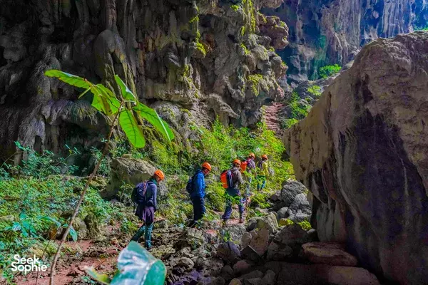 Phong Nha Day Trek to Elephant & Tra Ang Caves | Cliff Jumping & Lakeside BBQ