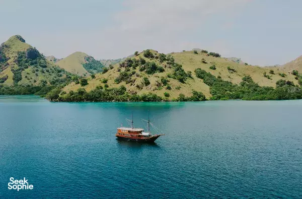 4D3N Private Luxury Komodo Trip | Visit Avatar Inspiration Village