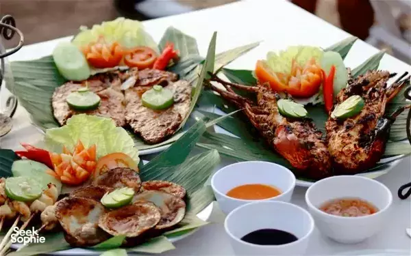 Private Uluwatu Sunset & Kecak Dance with Seafood Feast
