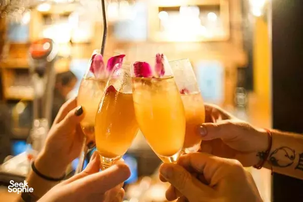 Hoi An Cocktail Tour in Hidden 200-Year-Old Spots