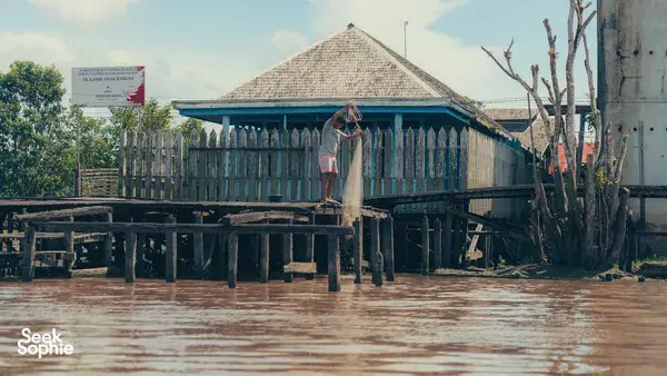 Sunset Canoe Ride on Arut River | See Pangkalan Bun river life
