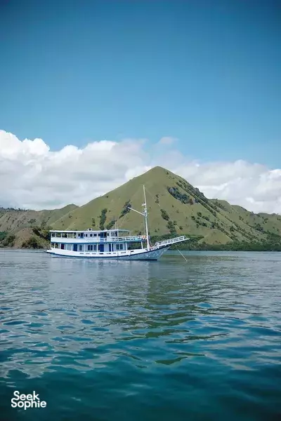 Private 3D2N Komodo Liveaboard | Karaoke & Canoe