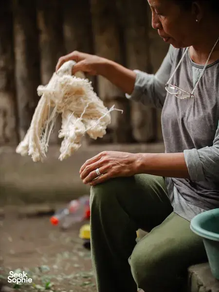 Discover Lombok's Oldest Mosque & Traditional Weaving with Woman Guide