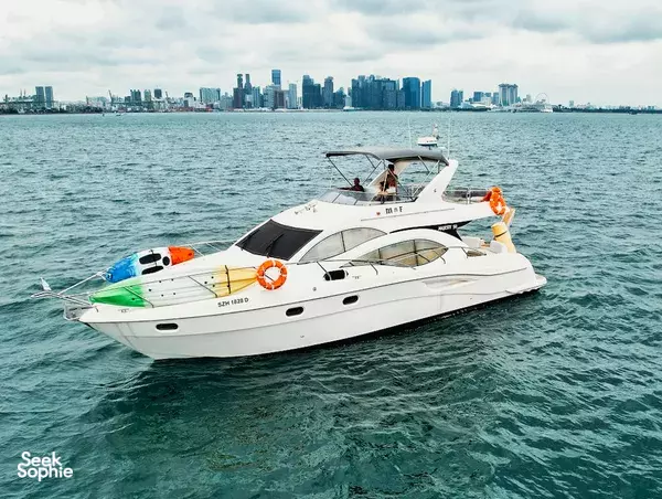 4 Hour Yacht to Lazarus | Complimentary Decor for Special Occasions!