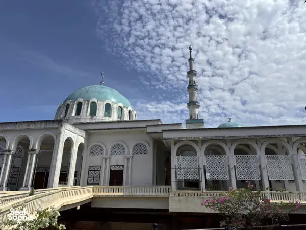 Kuching for Foodies: Local Eats & Sampan Ride