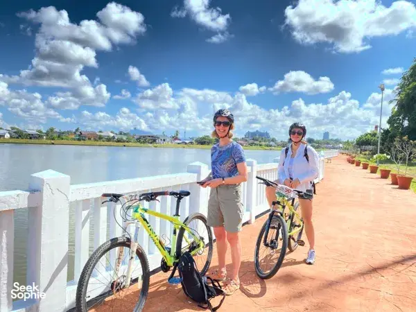 Kuching at Sunset | Cycling, Sampan & Dinner