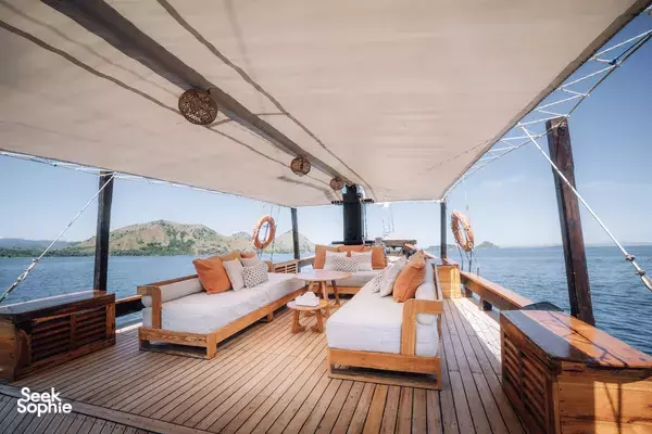 [SALE Sep 19] 3D2N Komodo Cruise | Modern, Stylish Boat + Jacuzzi
