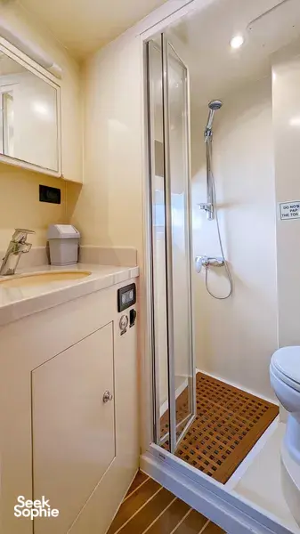 4 Hour Celebration Yacht to Lazarus | Free BBQ + Decor!