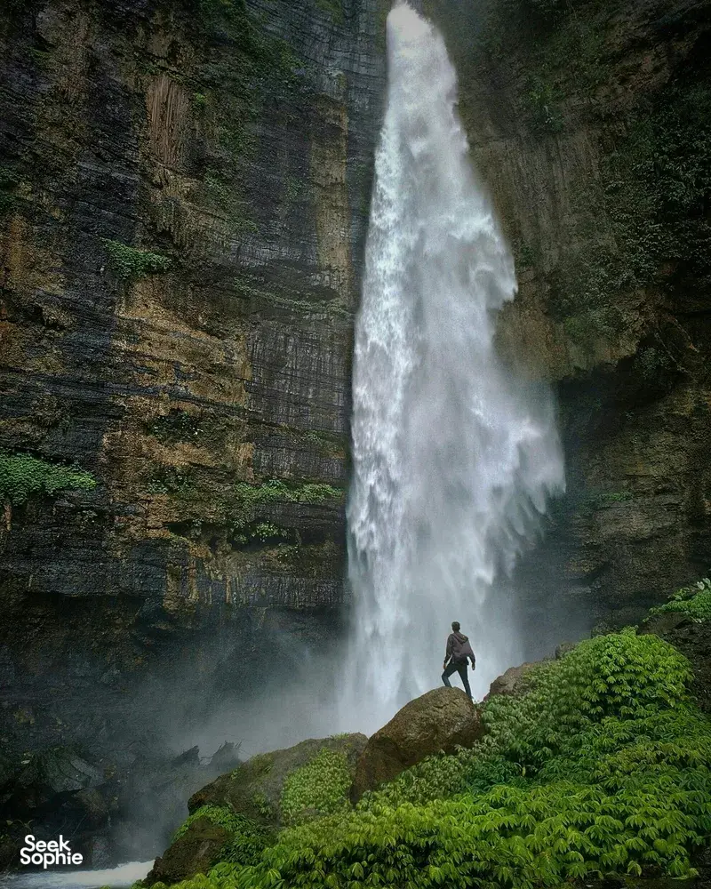 Air Terjun Kabut Pelangi Waterfall