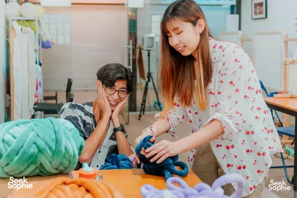 Big Chunky Yarn: Handknit Velvet Pet Bed