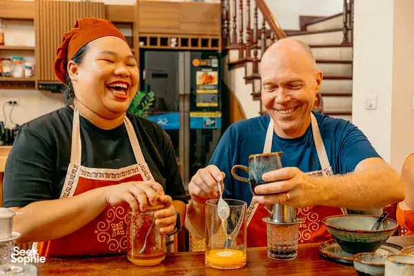 Warisan Kuliner Prancis di Hanoi: Kelas Membuat Bánh Mì & Meracik Kopi