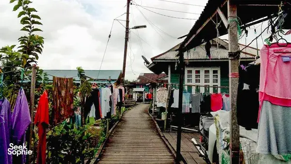 Kuching at Sunset | Cycling, Sampan & Dinner