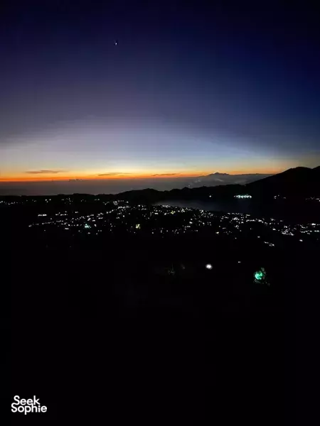 巴图尔山日出徒步 + 德格拉朗梯田