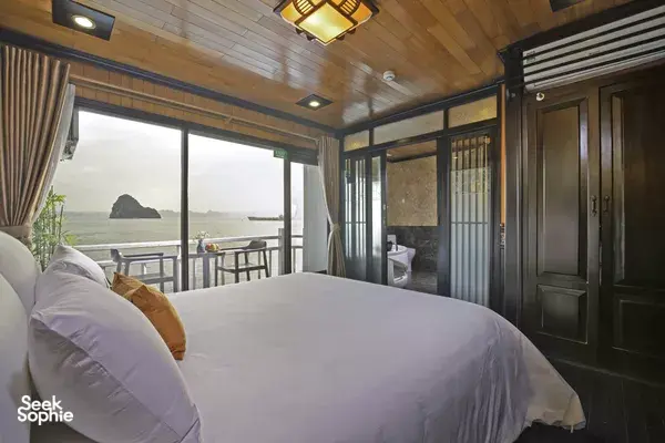 2D1N Halong Bay Cruise (5-star) | Neoclassical Junk Boat