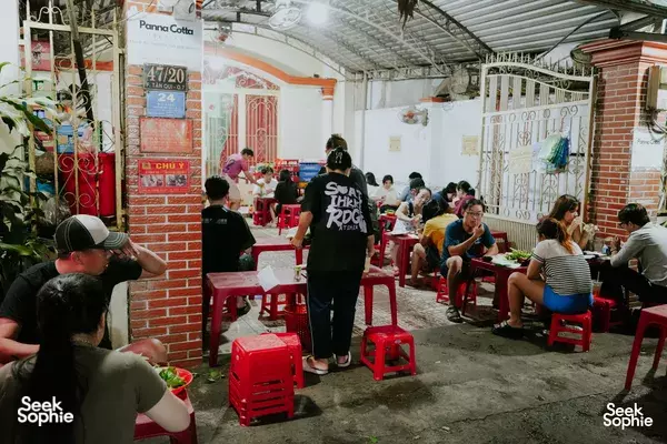 Street Food in Saigon’s Hidden Neighbourhoods (and a Little Cooking)