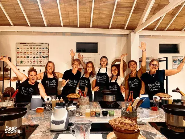 Kelas Memasak di Gili T | Buat Saus Kacang Sendiri & Banyak Lagi!