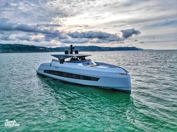 4-Hr Sail on Brand New Italian Luxury Yacht | Global Popstar Approved