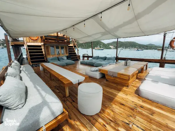 3D2N Komodo Phinisi | Yummy Food + Movie Nights
