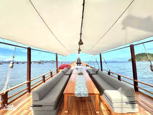 3D2N Private Komodo Cruise on A Deluxe Phinisi | 9 Stops, Customizable