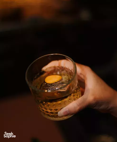 Craft Scent-Inspired Cocktails in a Cosy Cocktail Bar