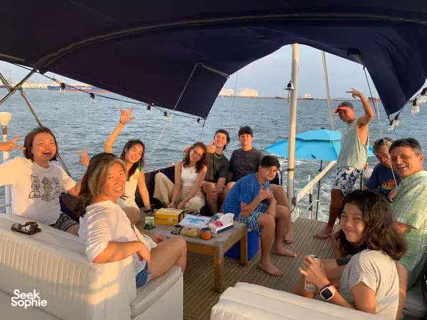 [SALE] 4-hr Spacious Yacht Charter 