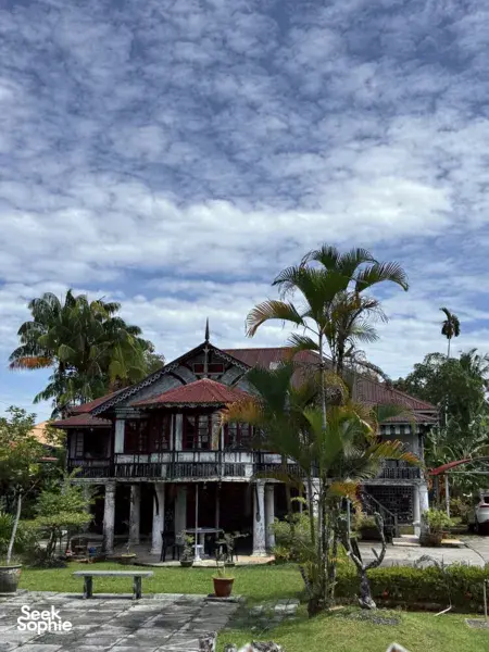 Kuching for Foodies: Local Eats & Sampan Ride