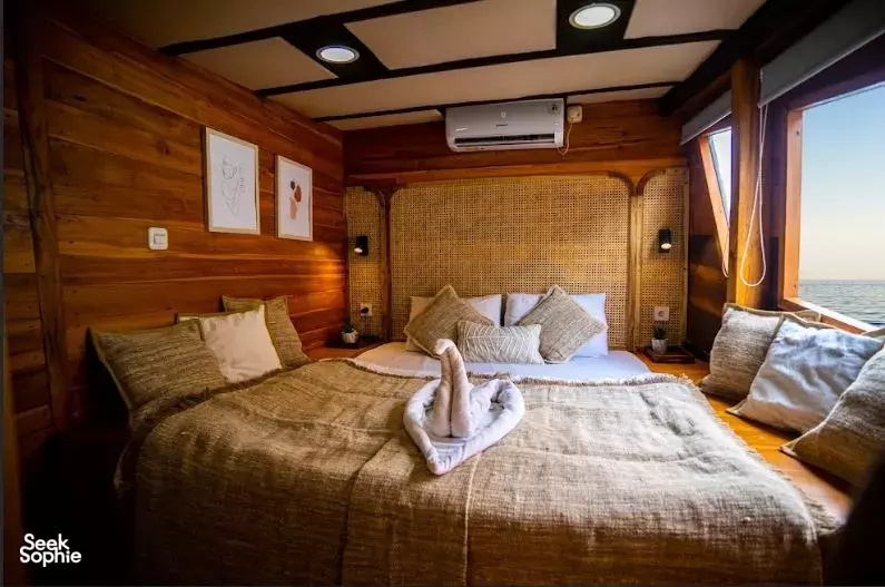 Seek Sophie option picture