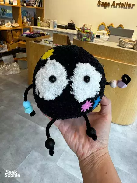 Buat Boneka Kaus Kakinya Sendiri (Usia 6+)