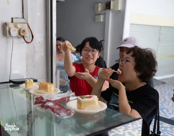Jangan Bilang Kami Miskin: Kisah yang Tersembunyi di Flat Sewa Singapura