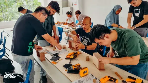 Pengalaman Berkarya Kayu Langsung Untuk Tim | Buat Kotak Kenang-Kenangan