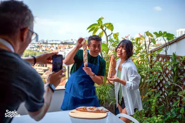 Panggang Baguette Perancis & Nikmati Sunset Charcuterie