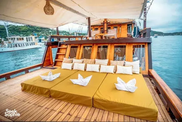 3D2N Komodo Cruise | Luxury Boat with Jacuzzi!