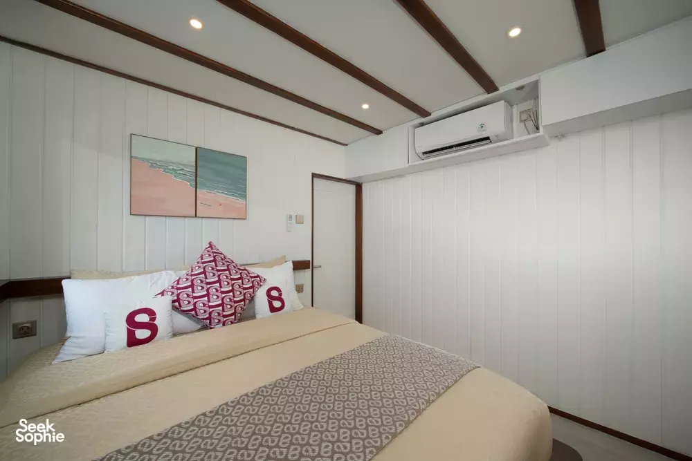 Seek Sophie option picture