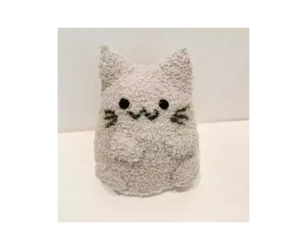 Buat Boneka Kaus Kakinya Sendiri (Usia 6+)