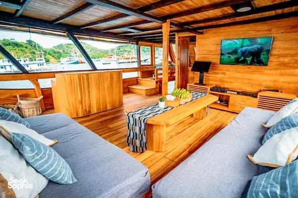 3D2N Komodo Cruise | Luxury Boat with Jacuzzi!