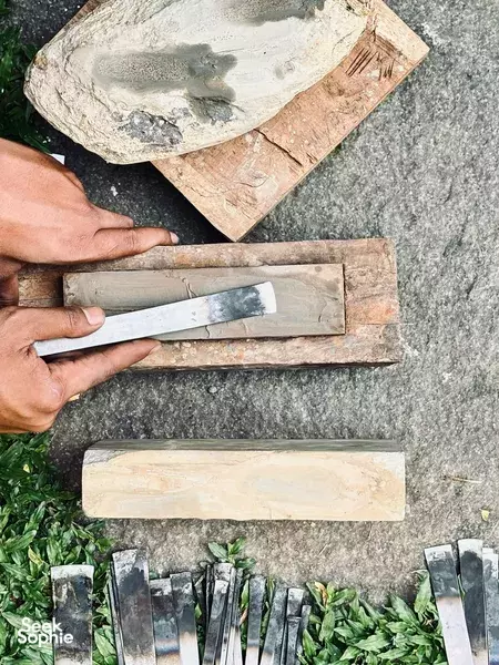 Balinese Wood Carving with Local Artists in Ubud