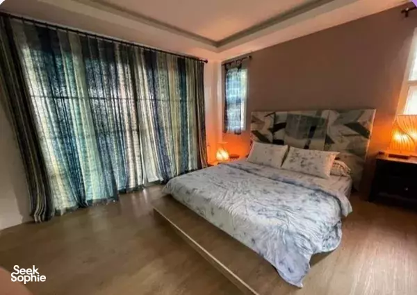 Private Studio Room