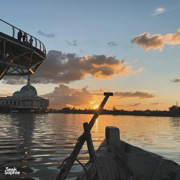 Kuching Village Cycling at Sunset with Dinner
