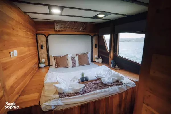 [SALE Sep 19] 3D2N Komodo Cruise | Modern, Stylish Boat + Jacuzzi
