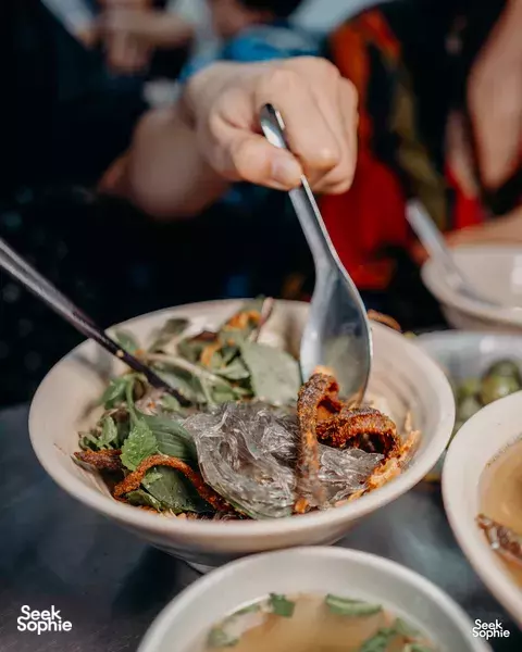 Hidden Alley Food Tour in Hanoi 