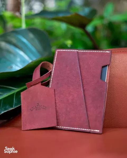 Craft Luxury Travel Essentials with Leather from a Renowned Italian Tannery