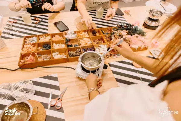 Buat Sendiri Lilin & Hiasan Bunga yang Unik
