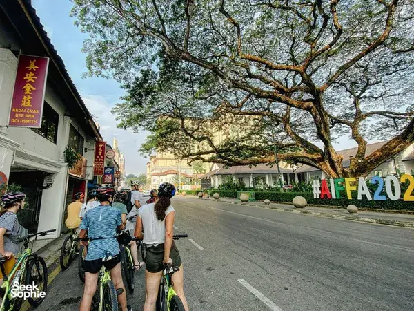 Kuching at Sunset | Cycling, Sampan & Dinner