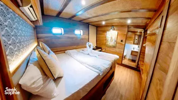 3D2N Newest Komodo Luxe Cruise | Jacuzzi & Sunset BBQ