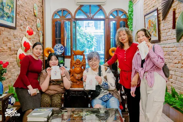 越南传统刺绣工坊 在老 Hanoi宅邸