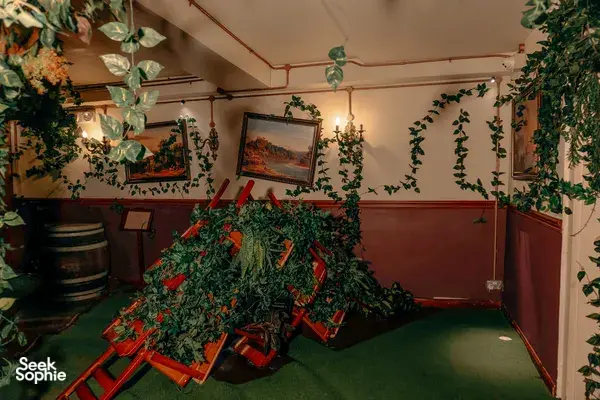 Mini Golf & Misteri Pembunuhan Era 1920-an + Koktail